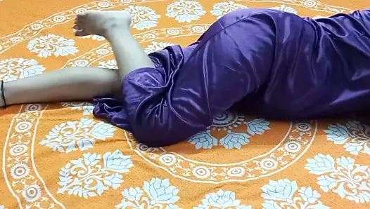 Сексуальная RiI развлекается с Brinjal