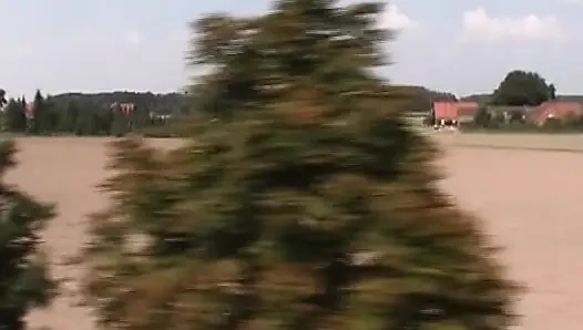 Bu Alman bebek kamyonda yarağını emmek istiyor