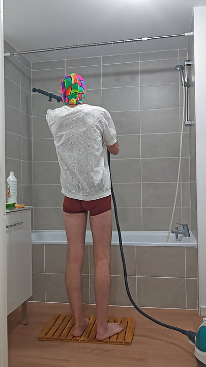 Kończę parowe czyszczenie wanny (odcinek 3)