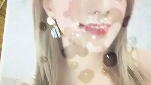 Hayoung iki kez üzerine boşalıyor