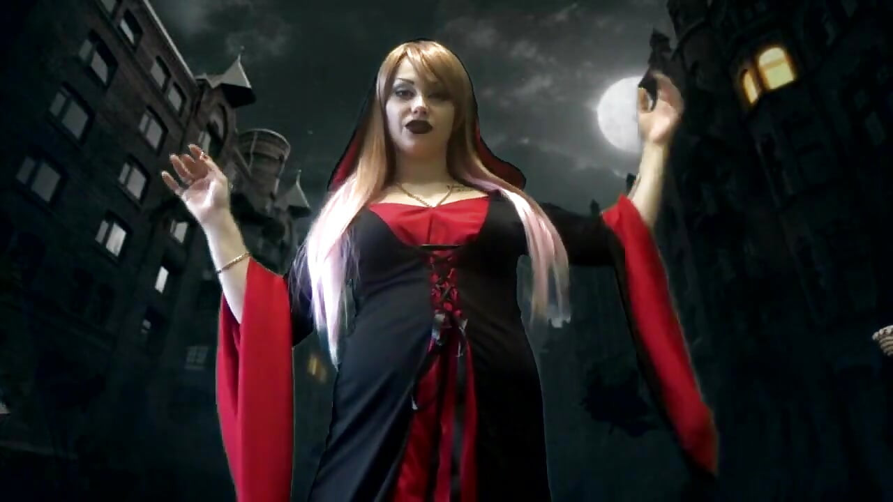 Giantess Vampire want to play for you... but not for long time!