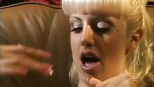 Istri lagi sendirian di rumah: istri #106