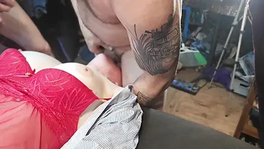 Delilah vinnymac ve arkadaşı tarafından ağzını siktiriyor