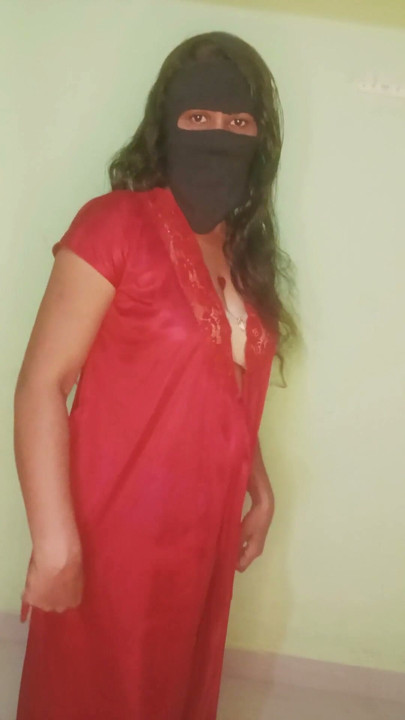Garota indiana tâmil Desi seduzida mostrando o corpo | Clipe 1