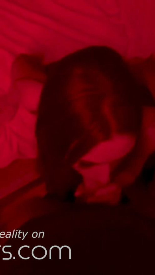 Vr bangers sex dur cu curvă din cameră roșie | Clip 2