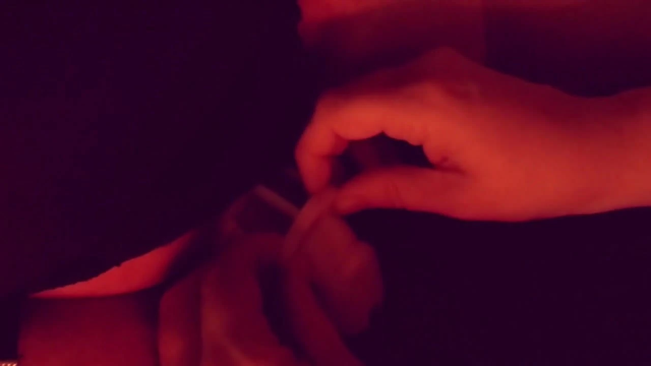 Kitty把老鼠从笼子里放出来