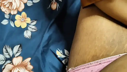 Boşanmış üvey kız kardeşimi siktim, viral seks mms, Hint pornosu 2026