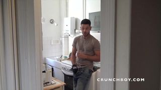 La sexy latino Anthony Austin se fait baiser à cru par Kevin Davi