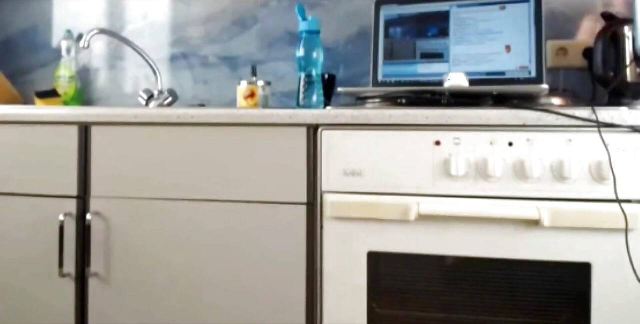 Sexydea's Naughty Kitchen Twerk: Sedutora se move para apimentar seu apetite!