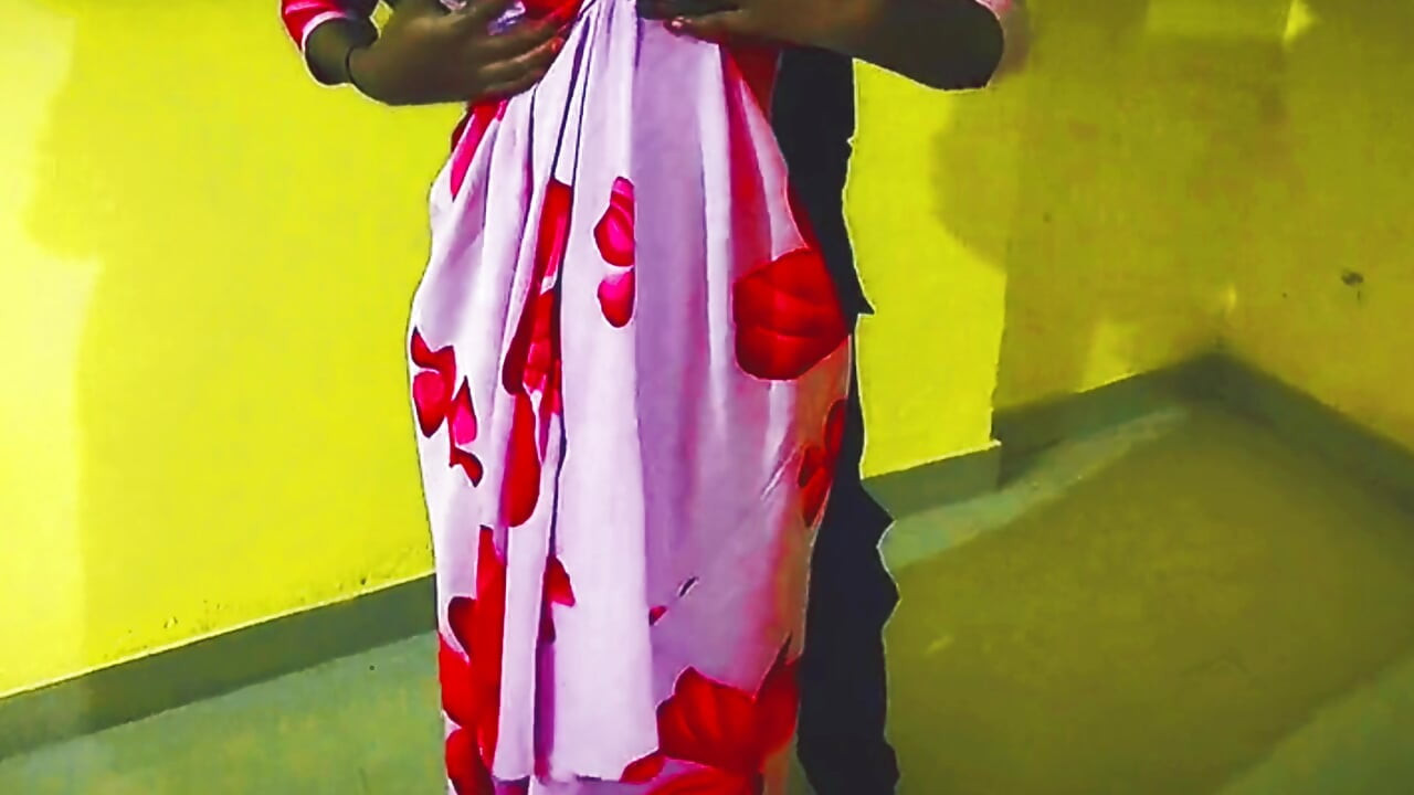 Indian hot milf Bhabhi outdoor sex! Hot fucking sex with hindi I like how my stepsister gives me a rich blowjob We fuck hard.