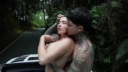 Ich hole einen fremden in meinem lkw ab und ficke ihn hart und echt - sara blonde und Danner