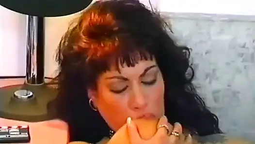 Almanya'dan büyük memeli üvey anne üvey oğlu tarafından sikiliyor