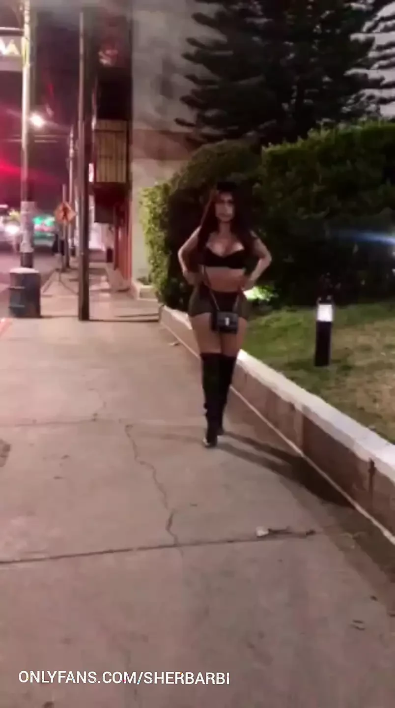 I SHOW MY ASS IN PUBLIC AND I LIKE TO BE SEEN