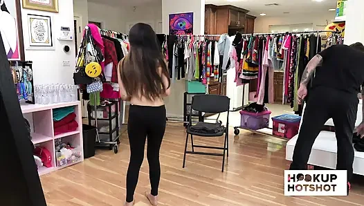 BTS - Maya Bijou cazibesini şehvet dolu bir fotoğraf çekimine getiriyor!