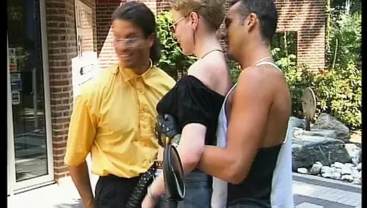 Hinter Deutschen Türen Wird Fleißig Gefickt - Kompletter Film