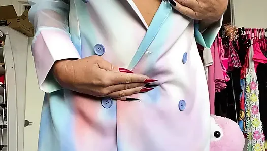 Yunan tanrıçası Steph çok seksi ve ateşli bir peluşla oynuyor