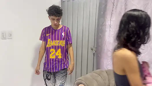 PANTAT BAHENOL GADIS INI DIENTOT HABIS-HABISAN