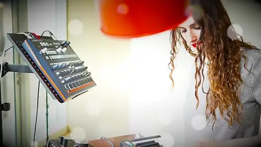 Ağır çekim yatakta iç çamaşırı