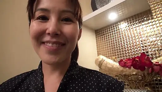 [k-cup Süper Süt Eşi, Megumi, 42 Yaşında]