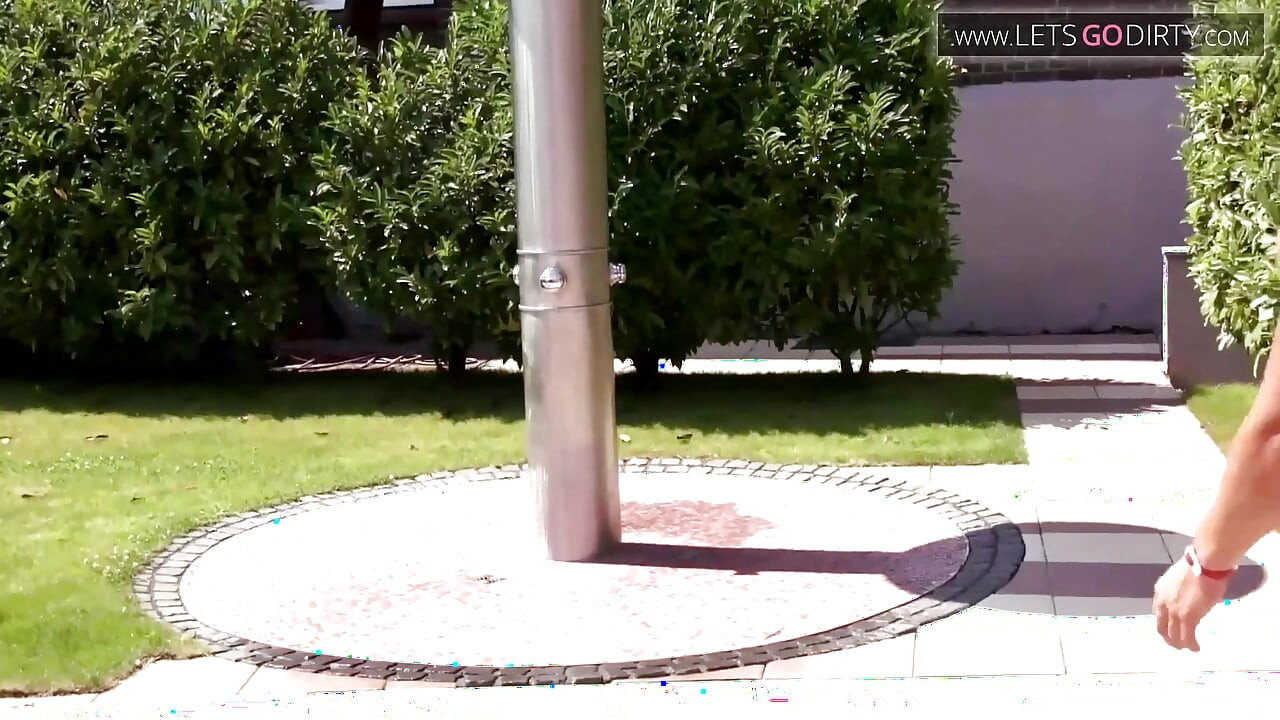 Tattoed girl sucks a hard cock in the backyard to a cumshot