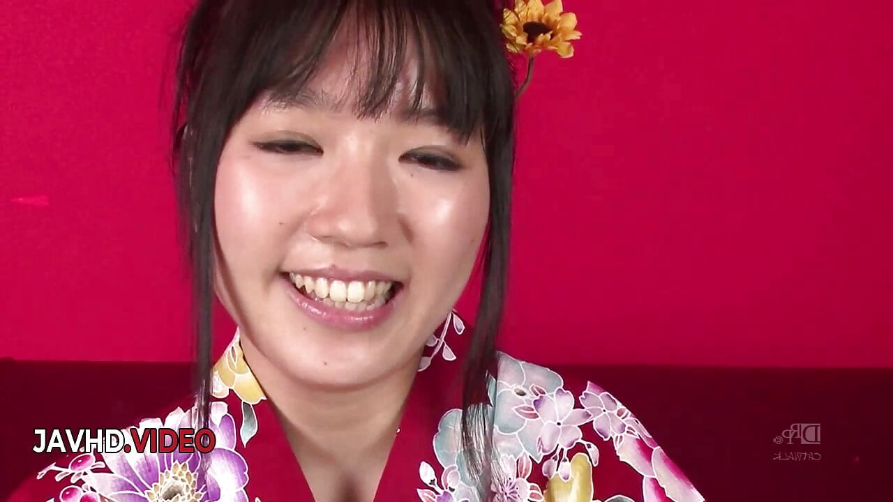 Kimono Sensual Chiharu bertiga termasuk blowjob sultry dan creampie panas finale