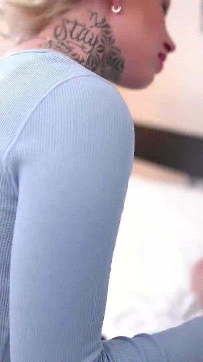 گاییدن به ورزشگاه! می خوام کونم تو DamnTight له بشه | کلیپ 1