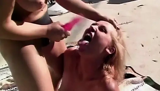 Strap-On Hotties: Heiße Erotik-Abenteuer