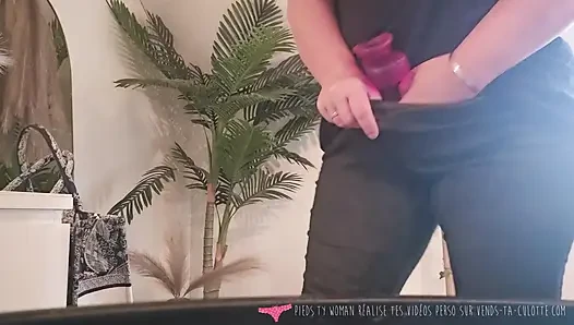 Vends-ta-culotte - dominatrix seni hüsrana uğratmak istiyor ve sonunda önünüzde amına dildo sokuyor