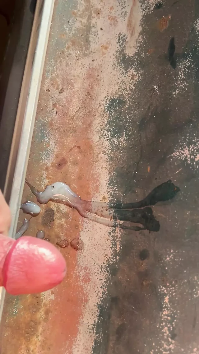 Garage Cum!