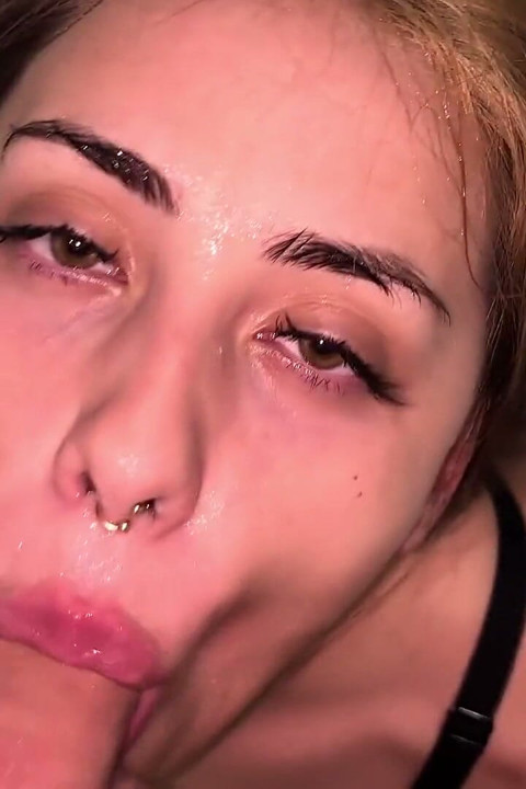 Amateur POV Deepthroat - Sloppy Facefuck with Gagging