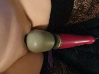 Buzzing myself with my Doxy whilst watching porn