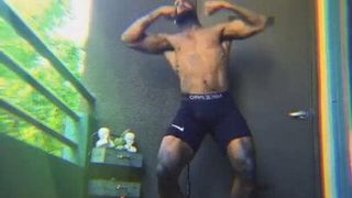 Sexy zwarte man dansen