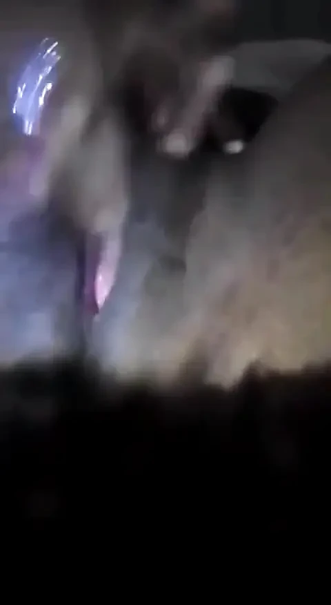 Teman wanita jalang saya memerlukan lelaki putih untuk seks panggilan video