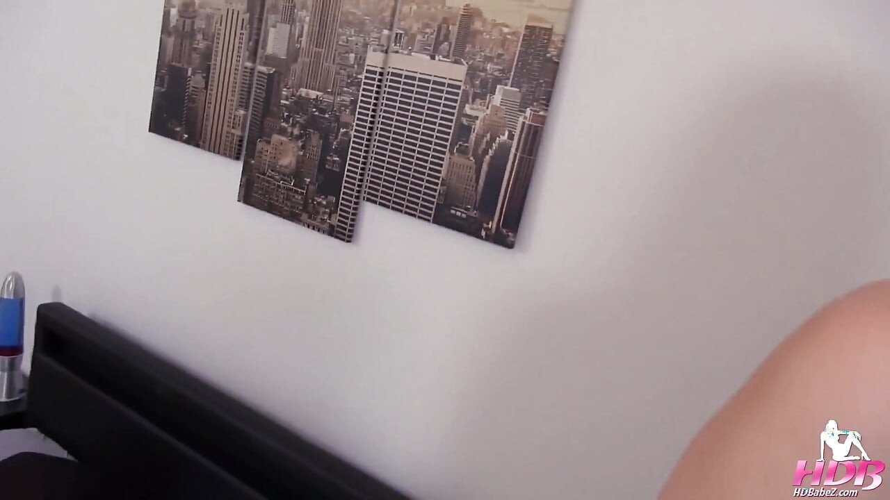 112 - 01 Babe Fucks for Creampie