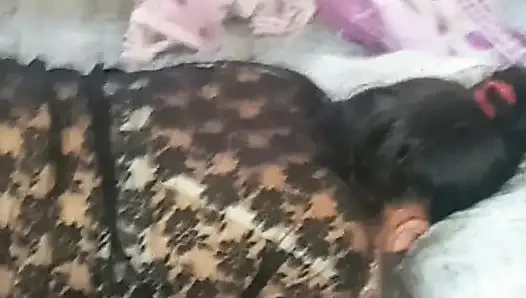 Hizmetçi sikilmek için dört ayak üstüne çıkıyor