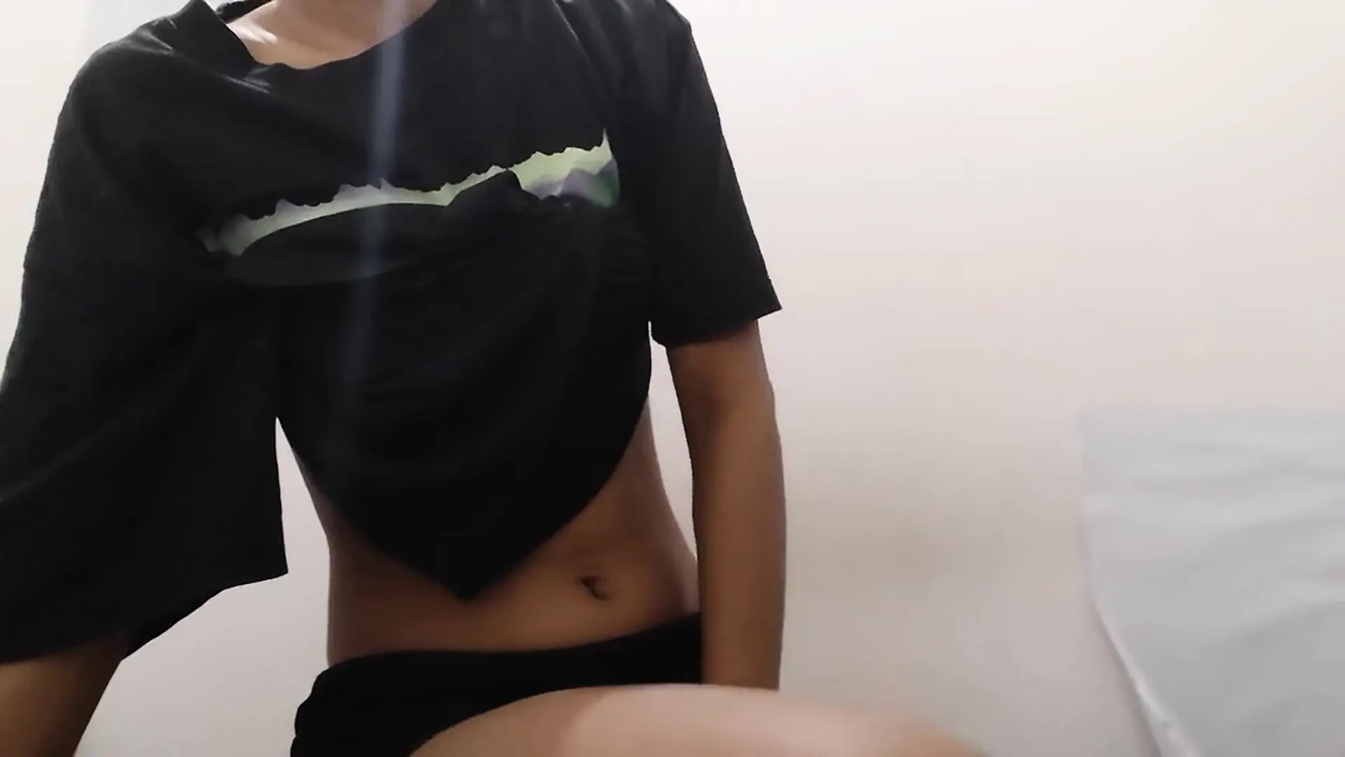 Bhabhi fingrar sexvideor på hindi