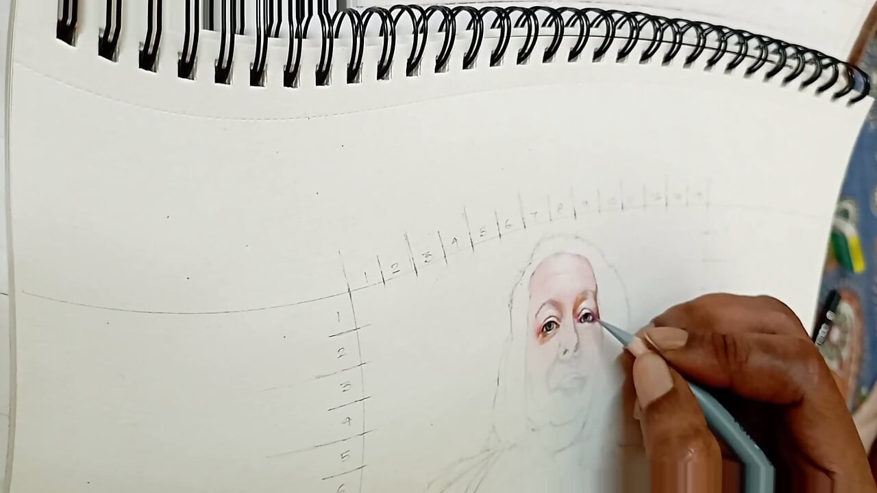 Une grosse femme blanche magnifique se masturbe sous un arbre attirant des hommes desi nus