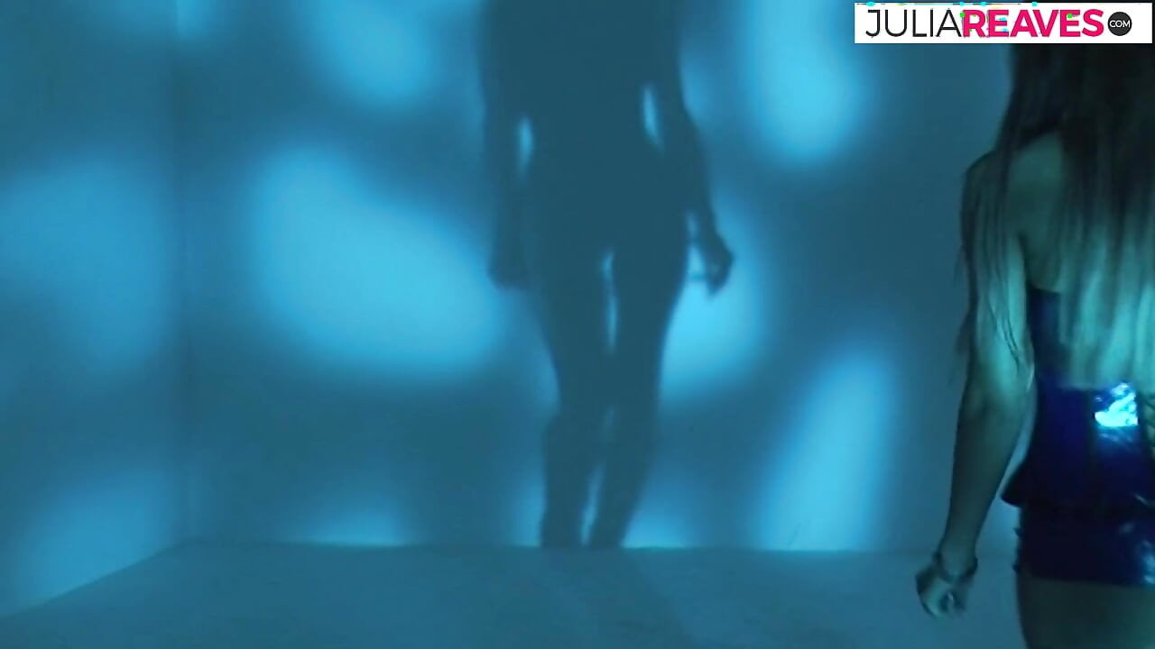 Hot girl moans as two massive cocks thrust his holes simultaneously