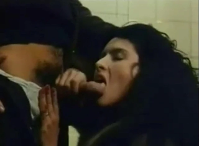 Brunette Milf in Fur Coat Sucks Off Stranger