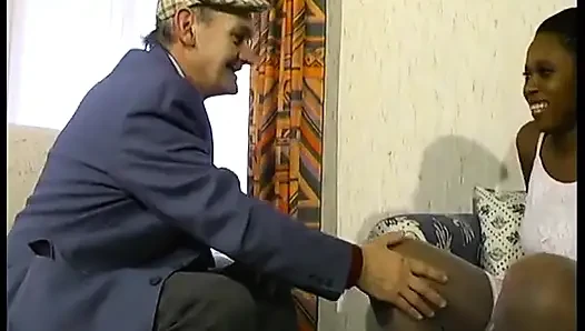 Bakımlı bir blackette sapık yaşlı bir adama amını sunuyor!