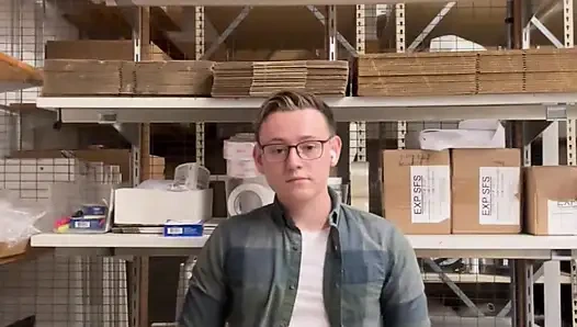 Main di ruang stoking