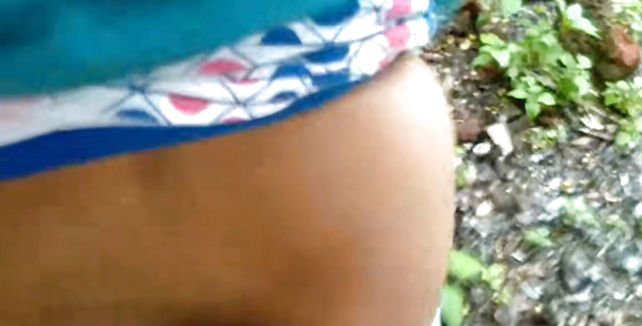 Indian desi aunty show big asses then our husband went to come sex in restroom