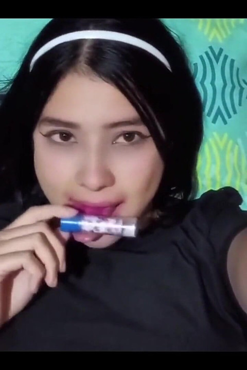 Ich wachte auf und fiel auf den schwanz meiner stiefcousin und kam am ende auf seinen schwanz (teil 2)