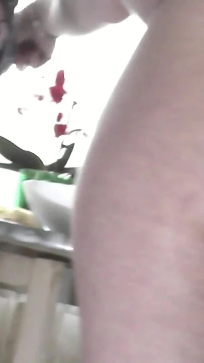 年轻老两个女孩的女同性恋成人熟女和性感的女孩处女抚摸屁股阴户亲吻女孩的女孩性爱。天然奶子大屁股 | 短片 1