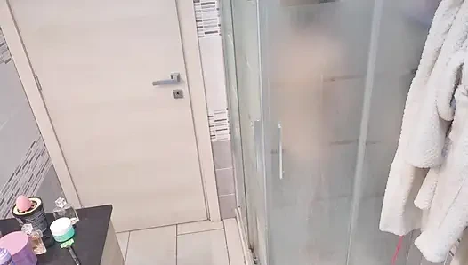 Panas di kamar mandi dan semua seksi basah