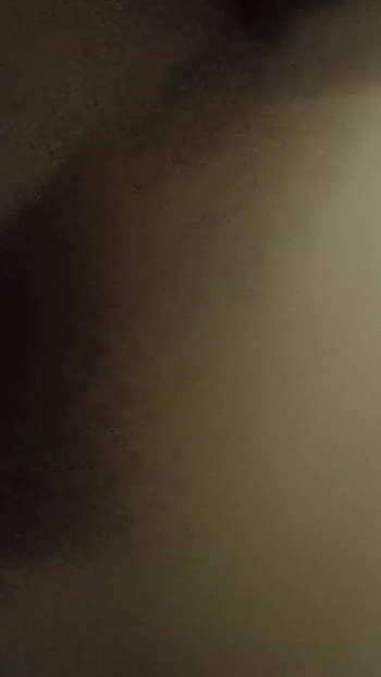 Momento cativante de "Tia com garoto na cozinha"