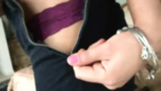 Büyük memeli latin bebek sikiliyor ve üzerine boşalıyor