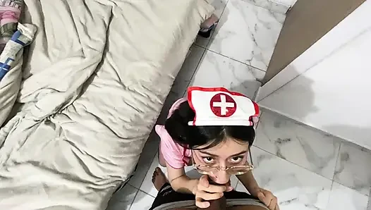 Perawat mencari pasien dan bersetubuh dengan mereka sampai mereka ejakulasi.