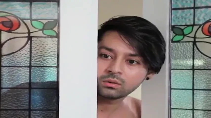 Ghar pe aaye penter ne hot bhabhi ko muth marte dekha phir