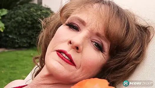 Bonus scene: Cyndi Sinclair fills her ass